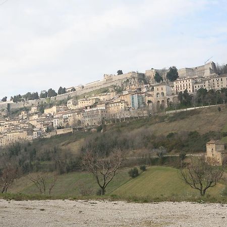 B&B La Collina Degli Ulivi Civitella Del Tronto Exterior foto