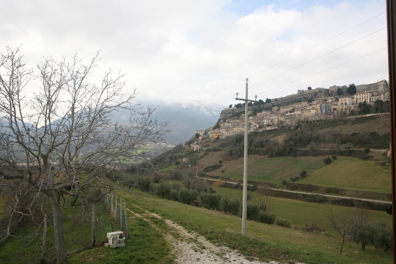 B&B La Collina Degli Ulivi Civitella Del Tronto Exterior foto